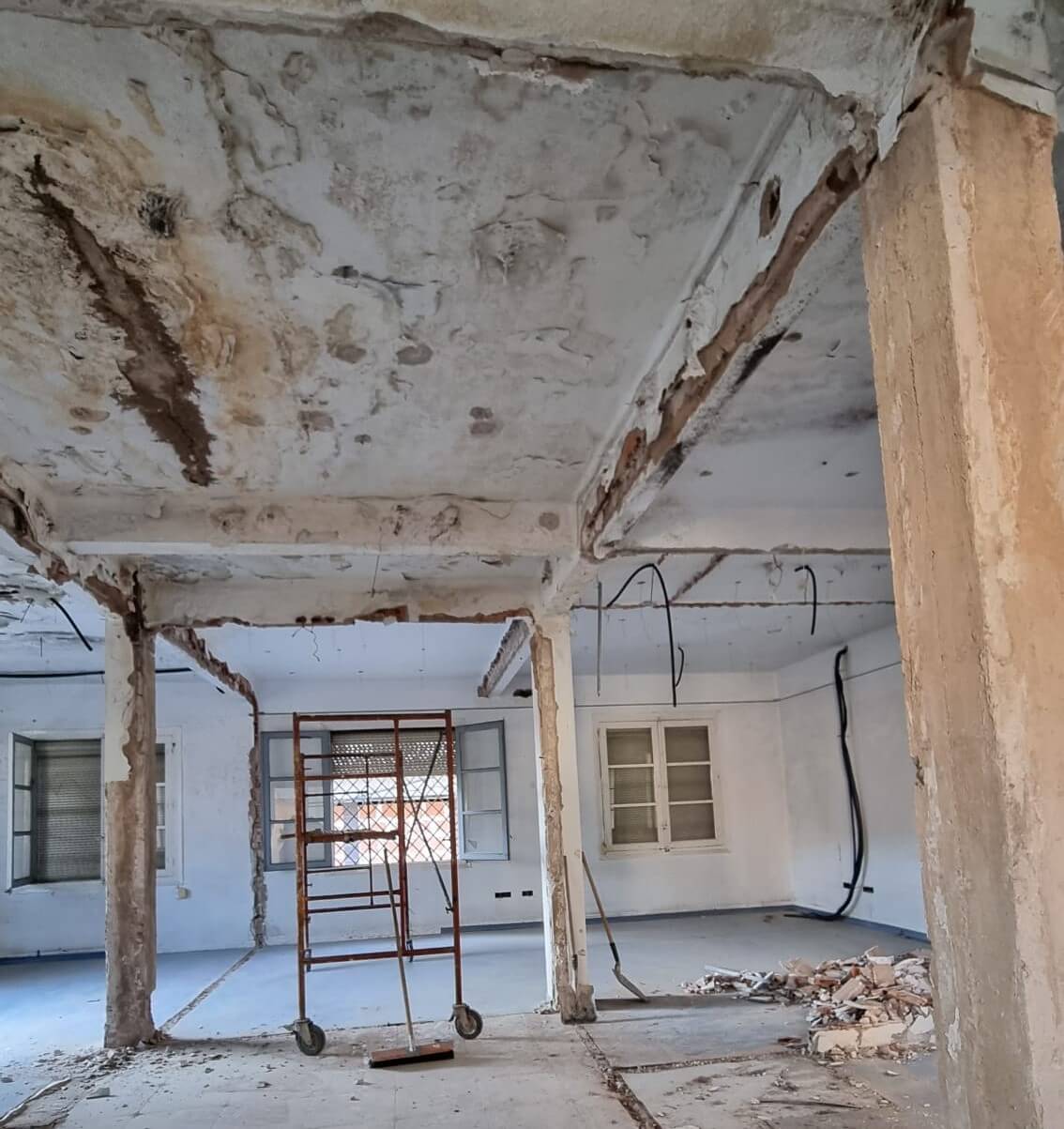 Lee más sobre el artículo En Calahorra se inician las obras de consolidación y puesta en valor de los elementos singulares del antiguo cuartel de la Guardia Civil