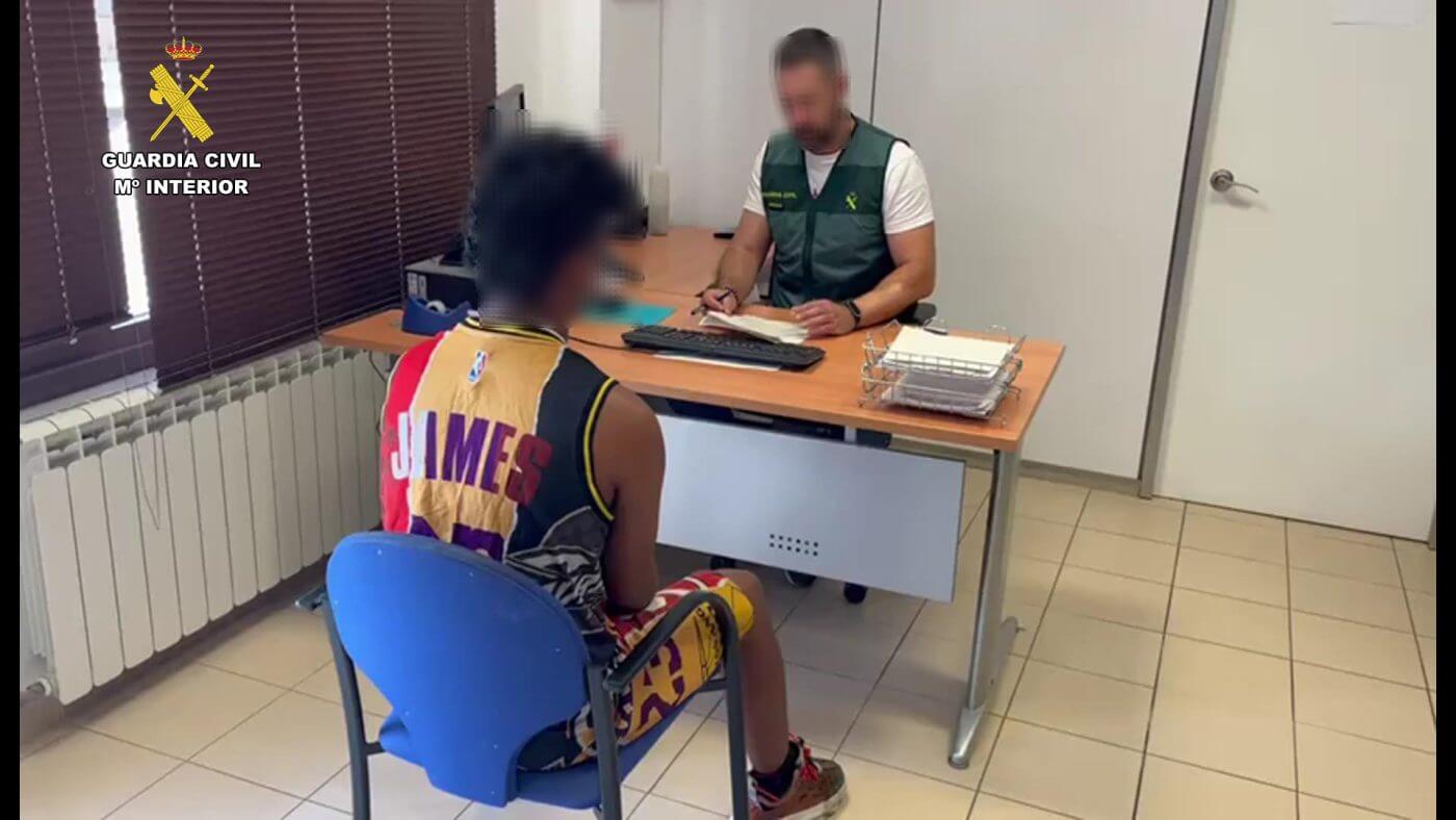Lee más sobre el artículo La Guardia Civil detiene en Arnedo a un joven por agredir sexualmente a una amiga mientras dormía