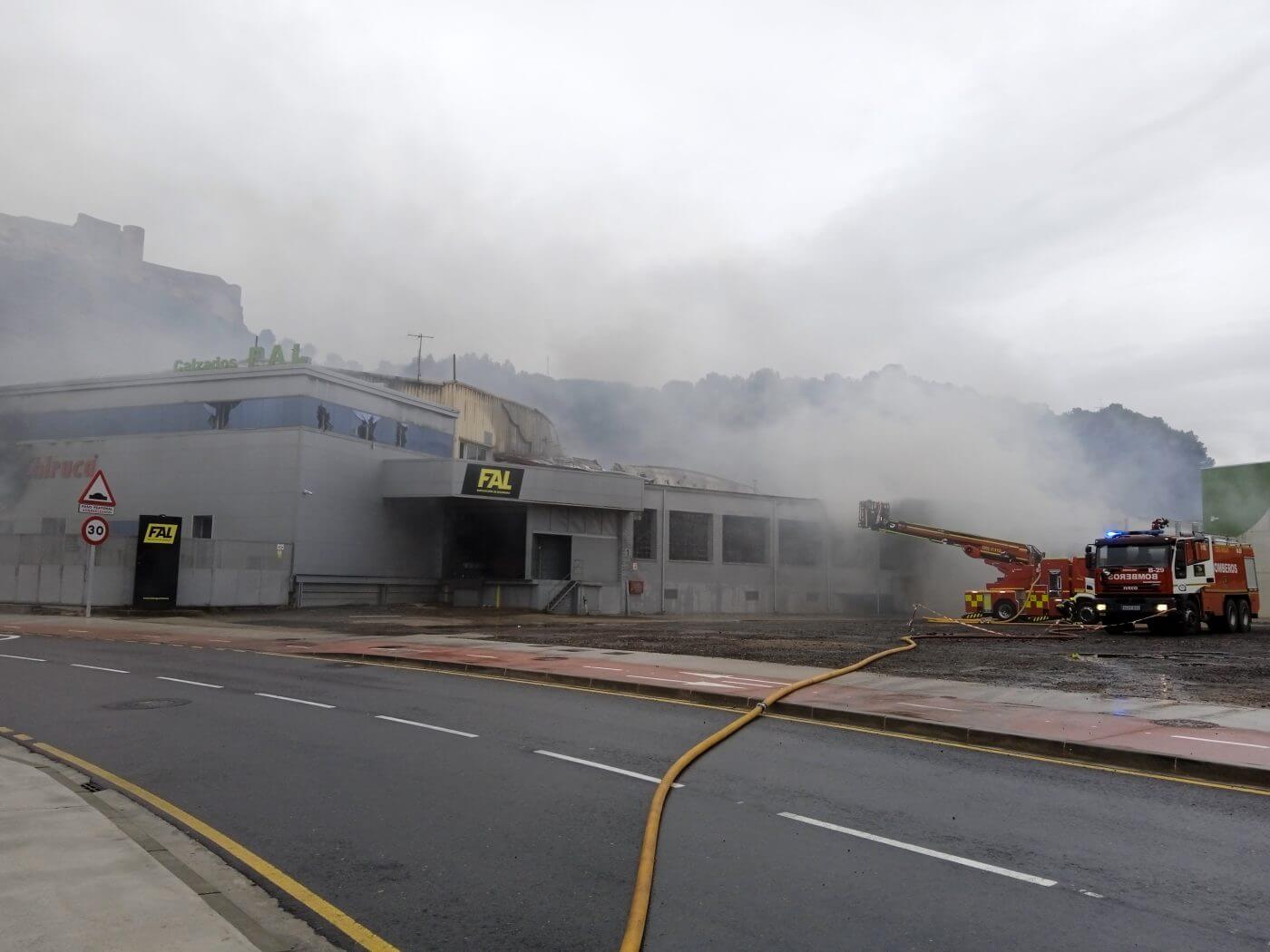 Lee más sobre el artículo FICA UGT insta a la creación urgente de una mesa para abordar las consecuencias del incendio de Calzados FAL en las empresas auxiliares