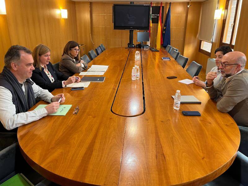 Lee más sobre el artículo El Gobierno de La Rioja colaborará con el sector del champiñón en la lucha biológica, el tratamiento y la defensa fitosanitaria de sus cultivos