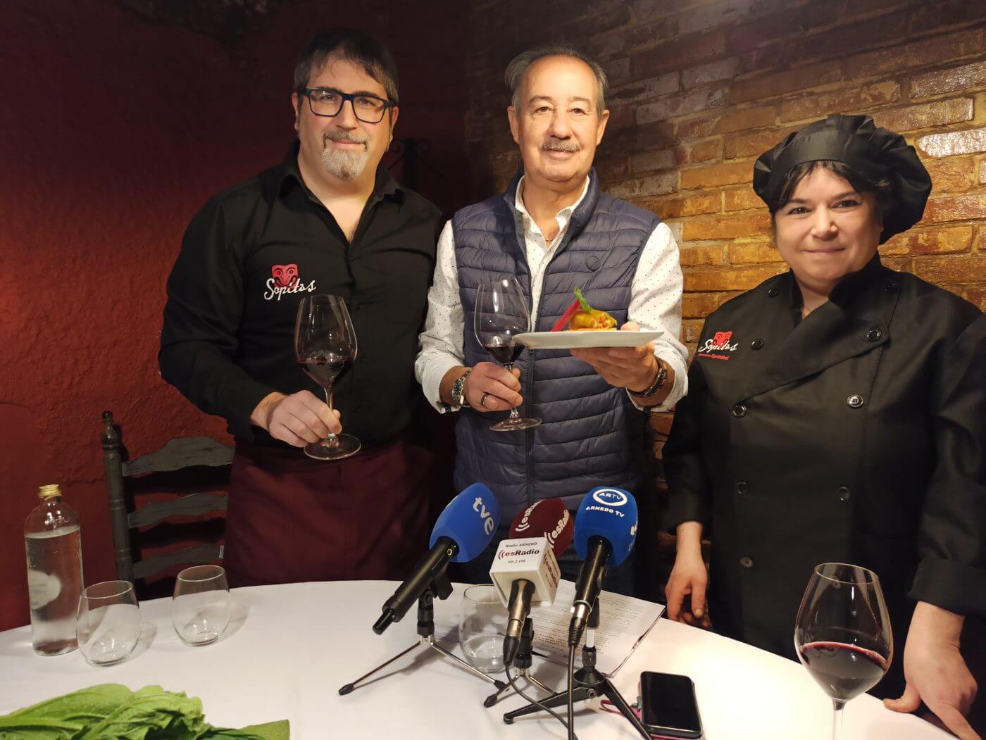 Lee más sobre el artículo El ‘Canelón de Arnedo’ del Sopitas representará a Hostelería Riojana en el «II Concurso nacional de tapas y pinchos» de Madrid Fusión
