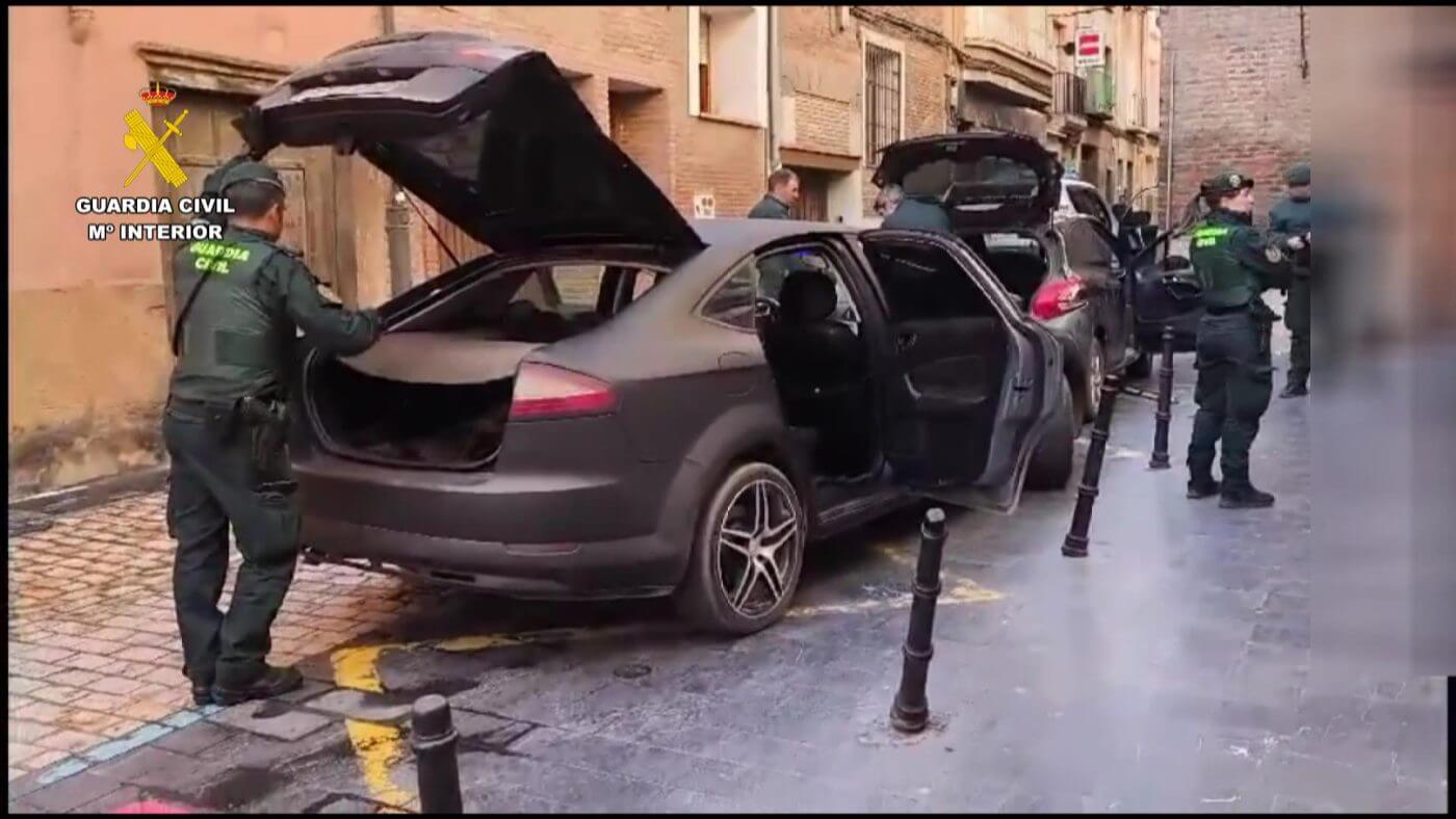 Lee más sobre el artículo El operativo de la Guardia Civil durante las fiestas de San José de Arnedo se salda con 23 denuncias por tenencia de estupefacientes y otras 5 por portar armas prohibidas