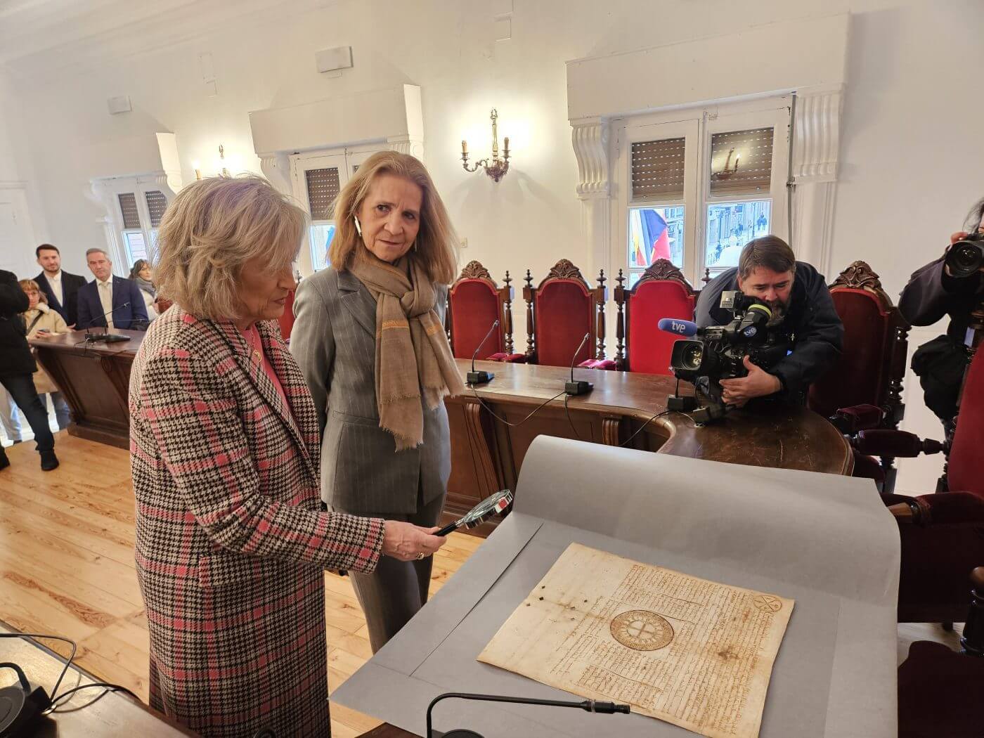 Lee más sobre el artículo La infanta Elena visita el Ayuntamiento y el Museo de la Verdura de Calahorra