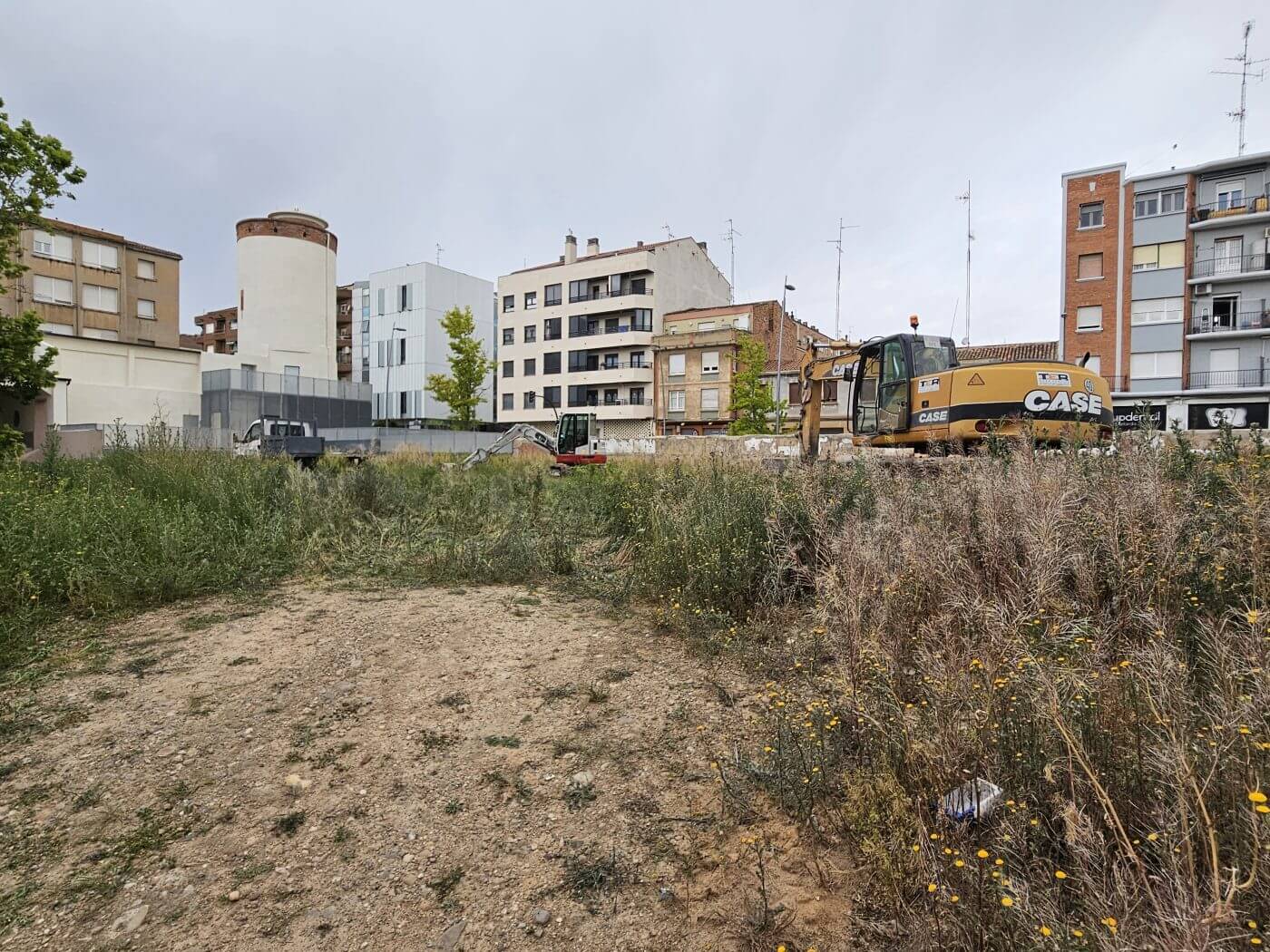 Lee más sobre el artículo Comienzan las obras para acondicionar un aparcamiento en el antiguo cuartel de la Guardia Civil de Calahorra