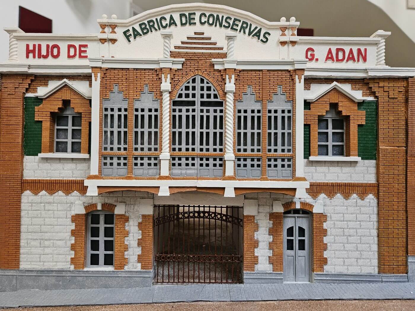 Lee más sobre el artículo La asociación de belenistas de Calahorra construye una maqueta de la fábrica de conservas ‘Hijo de Galo Adán’