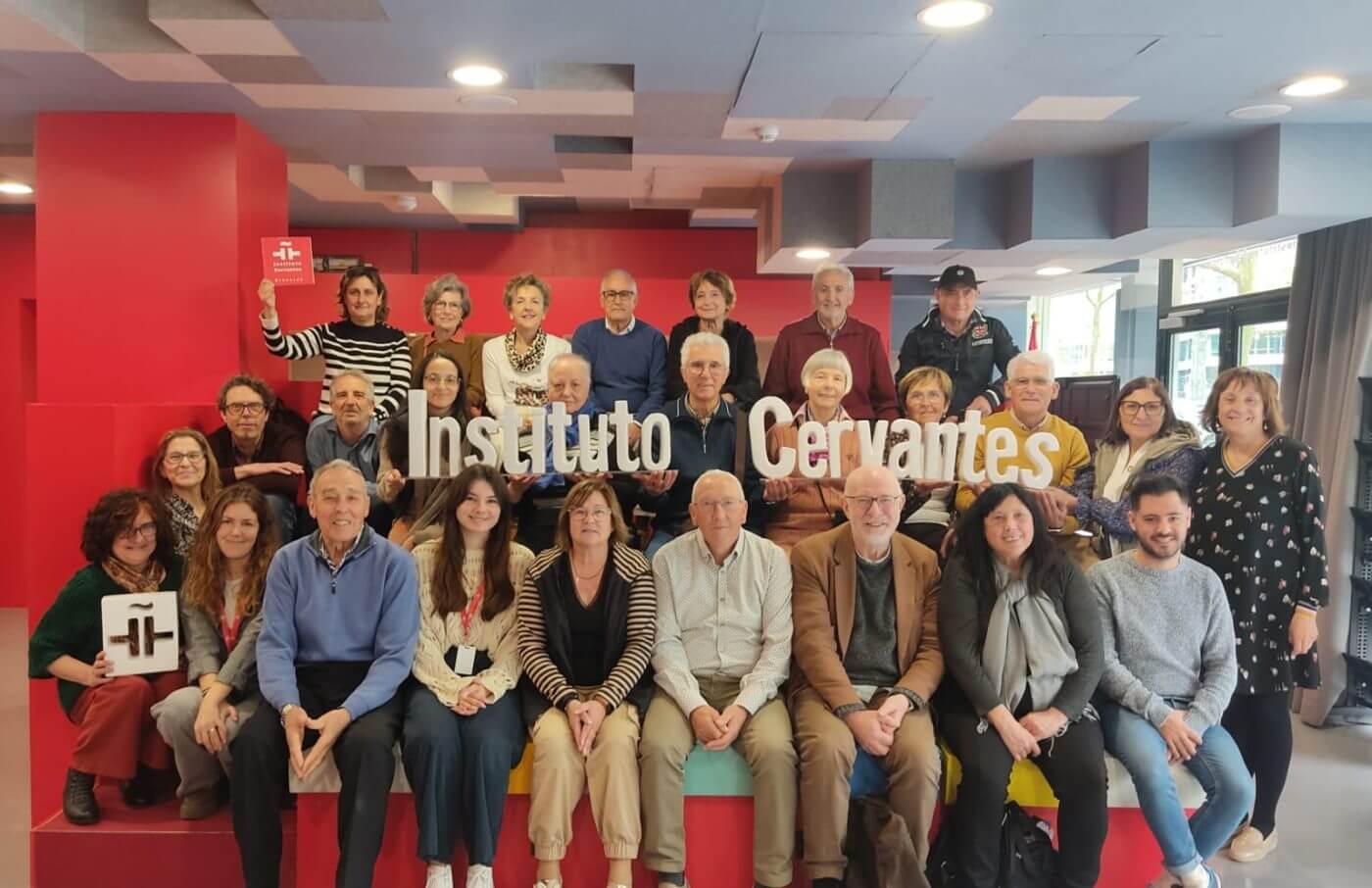 Lee más sobre el artículo Usuarios del CPA de Arnedo participan en un intercambio internacional de experiencias con personas mayores en Bélgica