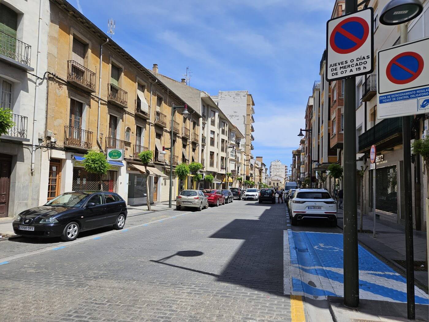 Lee más sobre el artículo El nuevo contrato de la zona azul de Calahorra incluirá 130 plazas para residentes