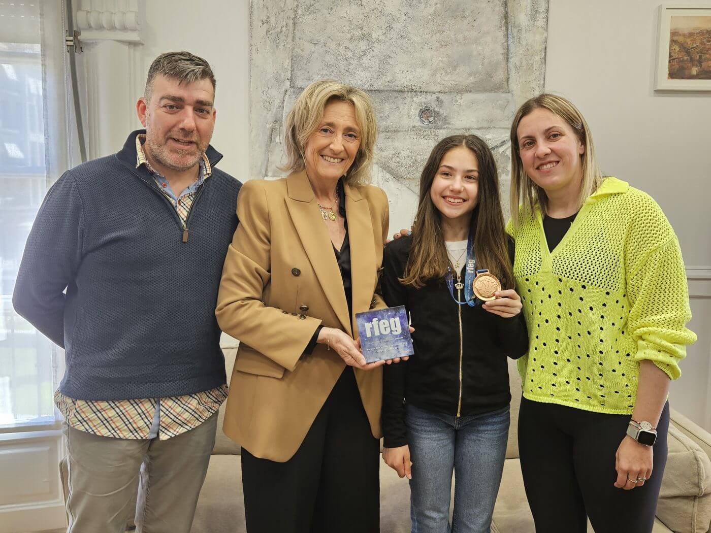 Lee más sobre el artículo La alcaldesa de Calahorra felicita a la joven gimnasta Elena Antoñanzas, medalla de bronce en el campeonato de España