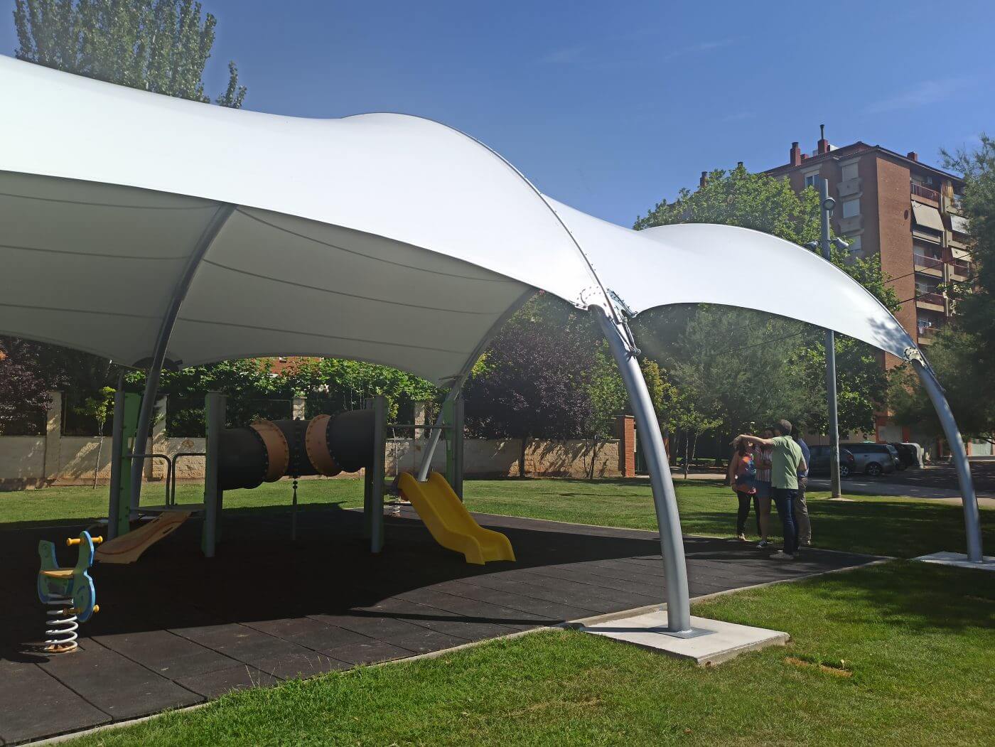 Lee más sobre el artículo El Ayuntamiento de Arnedo invierte 48.000 euros en cubrir un parque infantil que servirá también como refugio climático