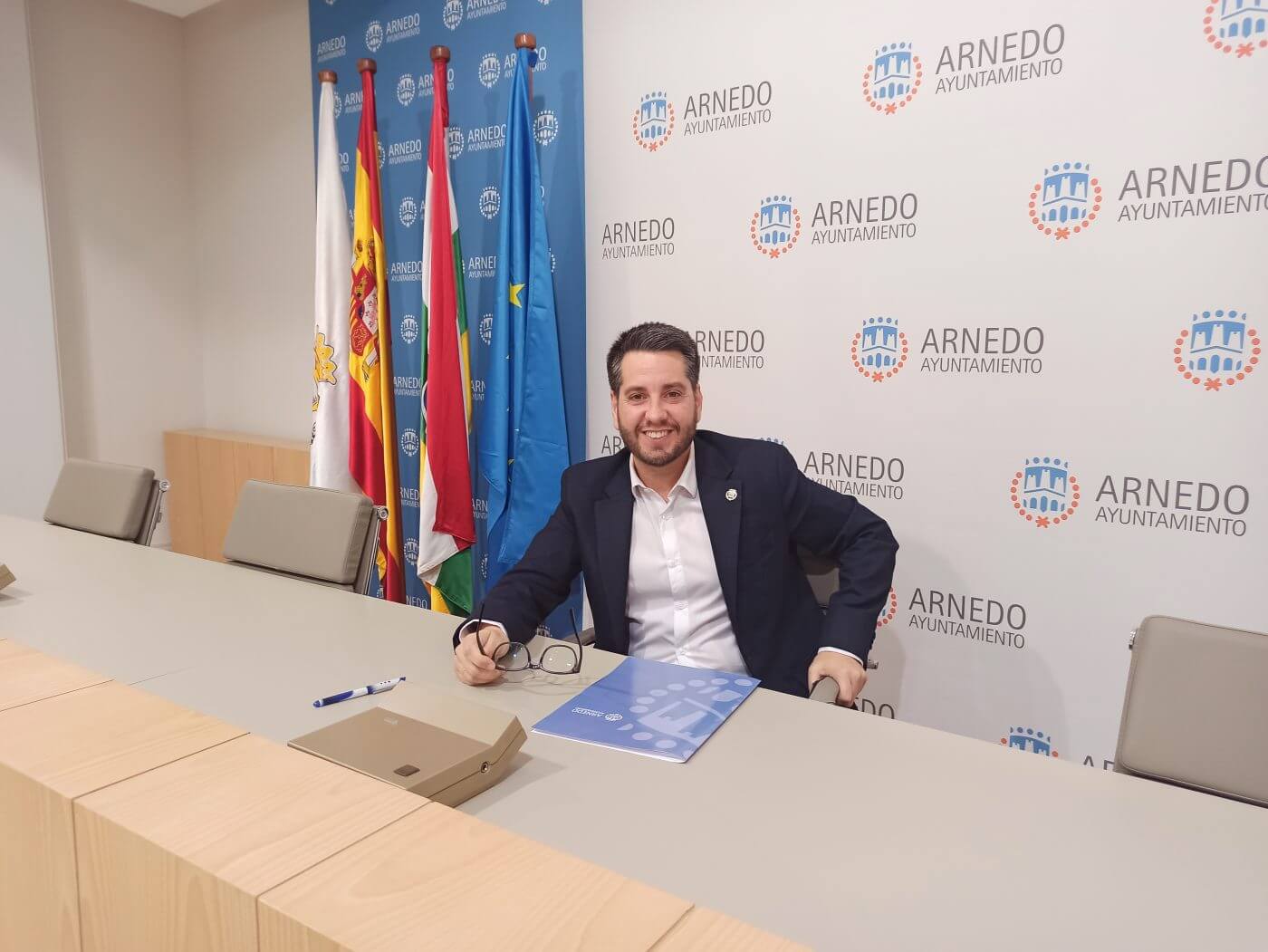 Lee más sobre el artículo La Junta de Gobierno del Ayuntamiento de Arnedo adjudica el contrato para la prestación de servicios múltiples en las instalaciones deportivas municipales