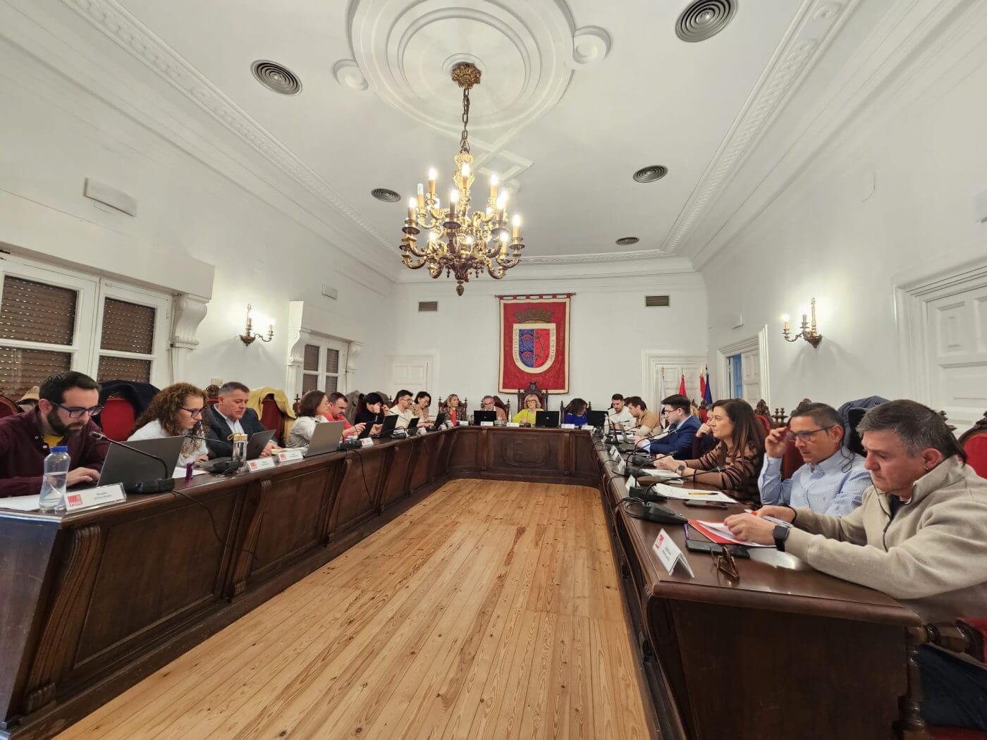 Lee más sobre el artículo La Justicia vuelve a dar la razón al PSOE y el Ayuntamiento de Calahorra cambia los plenos ordinarios a los lunes