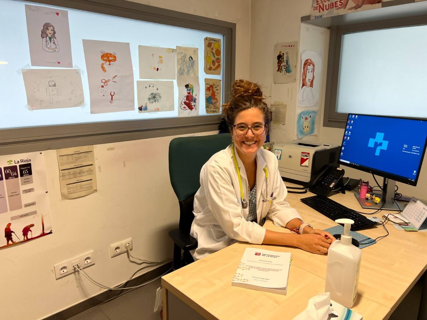 Lee más sobre el artículo La neuropediatra Cristina Toledo Gotor, que ejerce en el Centro de Salud de Arnedo, sobresaliente cum laude por su tesis doctoral en la Universidad de La Rioja