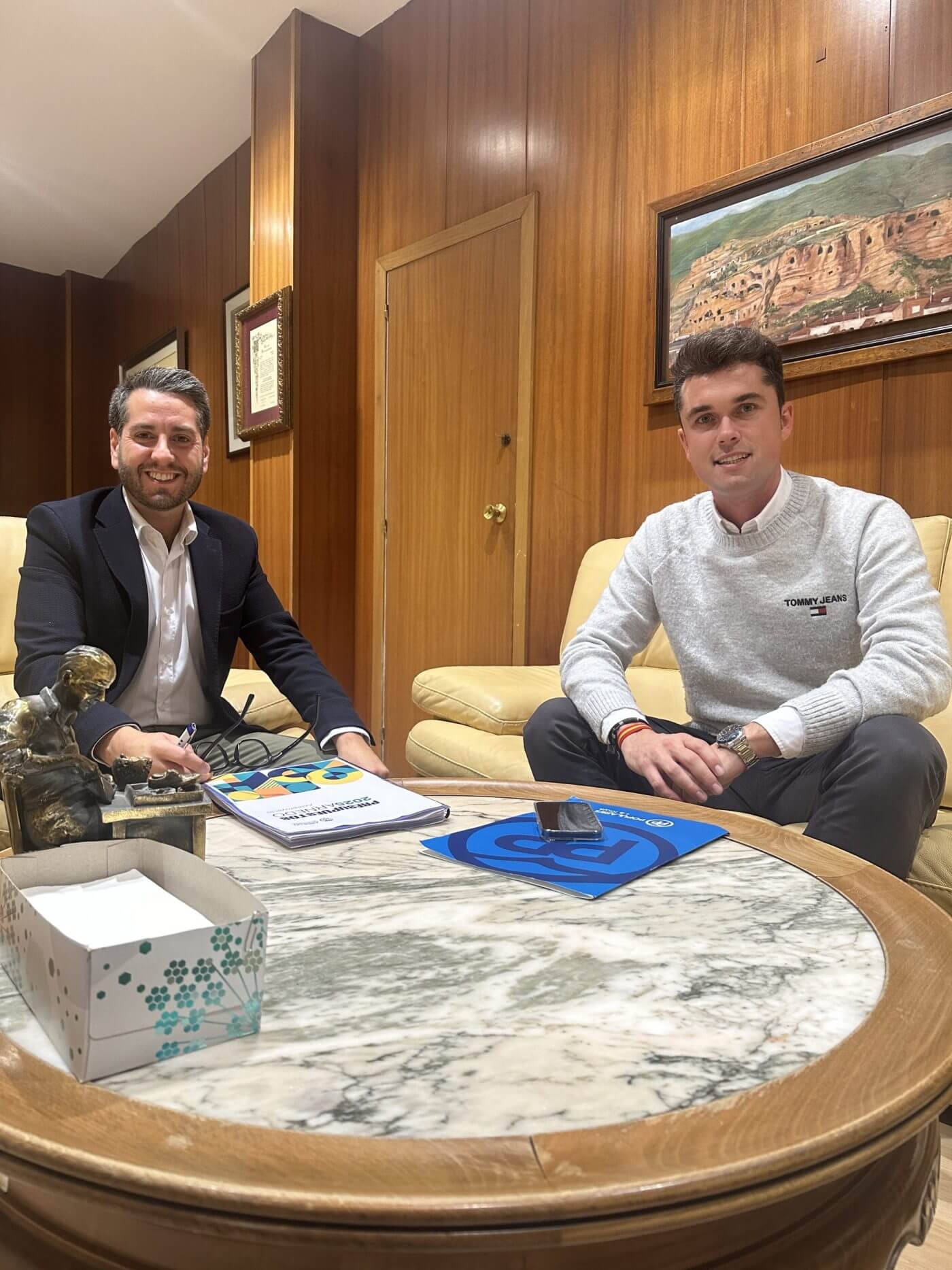 Lee más sobre el artículo El alcalde de Arnedo se reúne con los portavoces de los grupos municipales para analizar el anteproyecto de los Presupuestos 2025