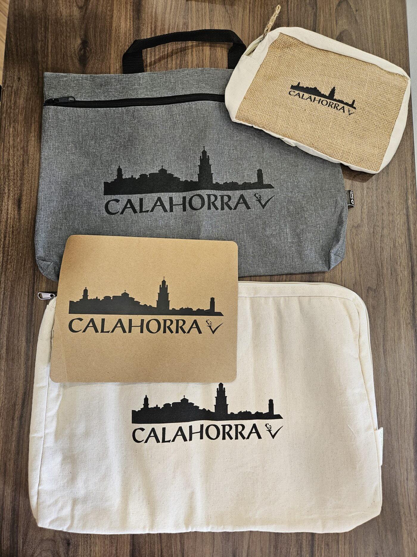 Lee más sobre el artículo El Ayuntamiento de Calahorra presenta nuevos artículos promocionales de la ciudad y estará presente en Fitur 2025