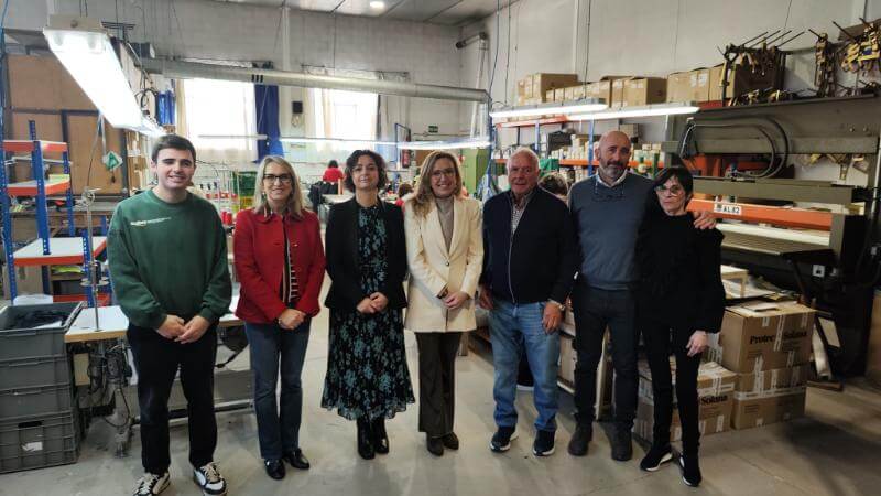 Lee más sobre el artículo La consejera Belinda León visita la empresa Protec Solana de Arnedo que está construyendo nuevas instalaciones en el polígono El Campillo