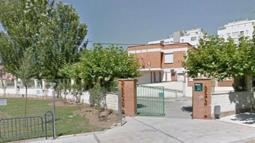 Lee más sobre el artículo Ayuntamiento de Arnedo y familias piden a la Consejería de Educación una solución a los ocho niños que se han quedado sin plaza en la Escuela Infantil
