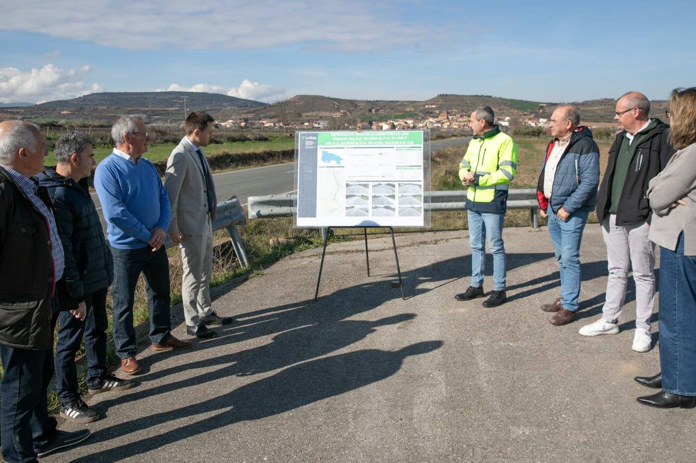 Lee más sobre el artículo El Gobierno de La Rioja invierte más de 600.000 euros en la mejora de dos tramos de la carretera LR-259 que conecta Ausejo, El Redal, Corera y Galilea