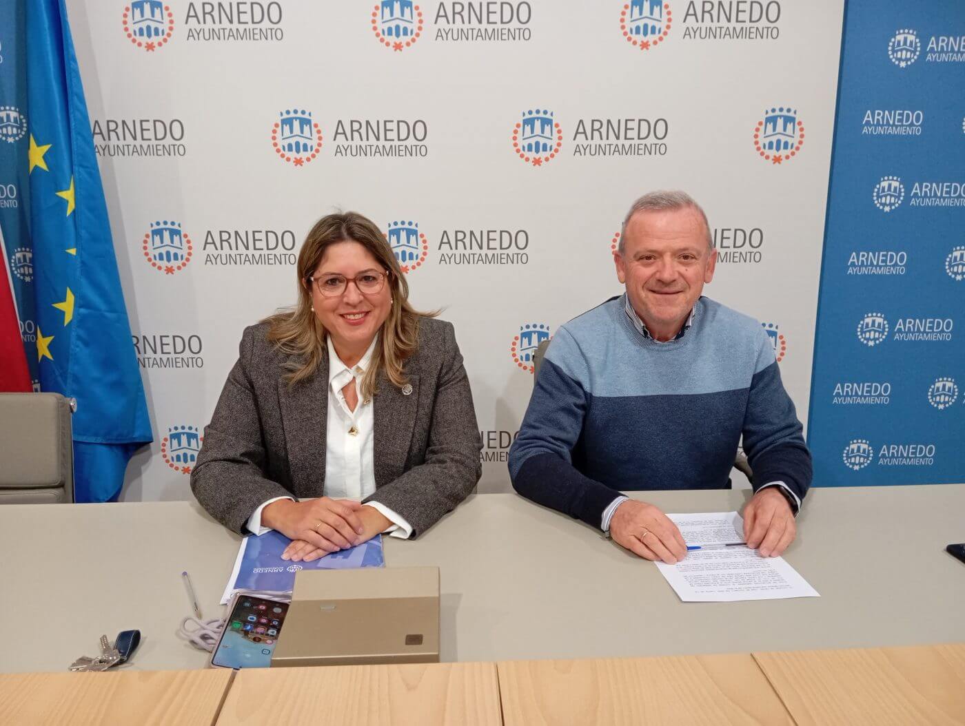 Lee más sobre el artículo La brigada de obras del Ayuntamiento de Arnedo realiza diferentes trabajos en los parques de la Escuela de Educación Infantil y La Baronesa
