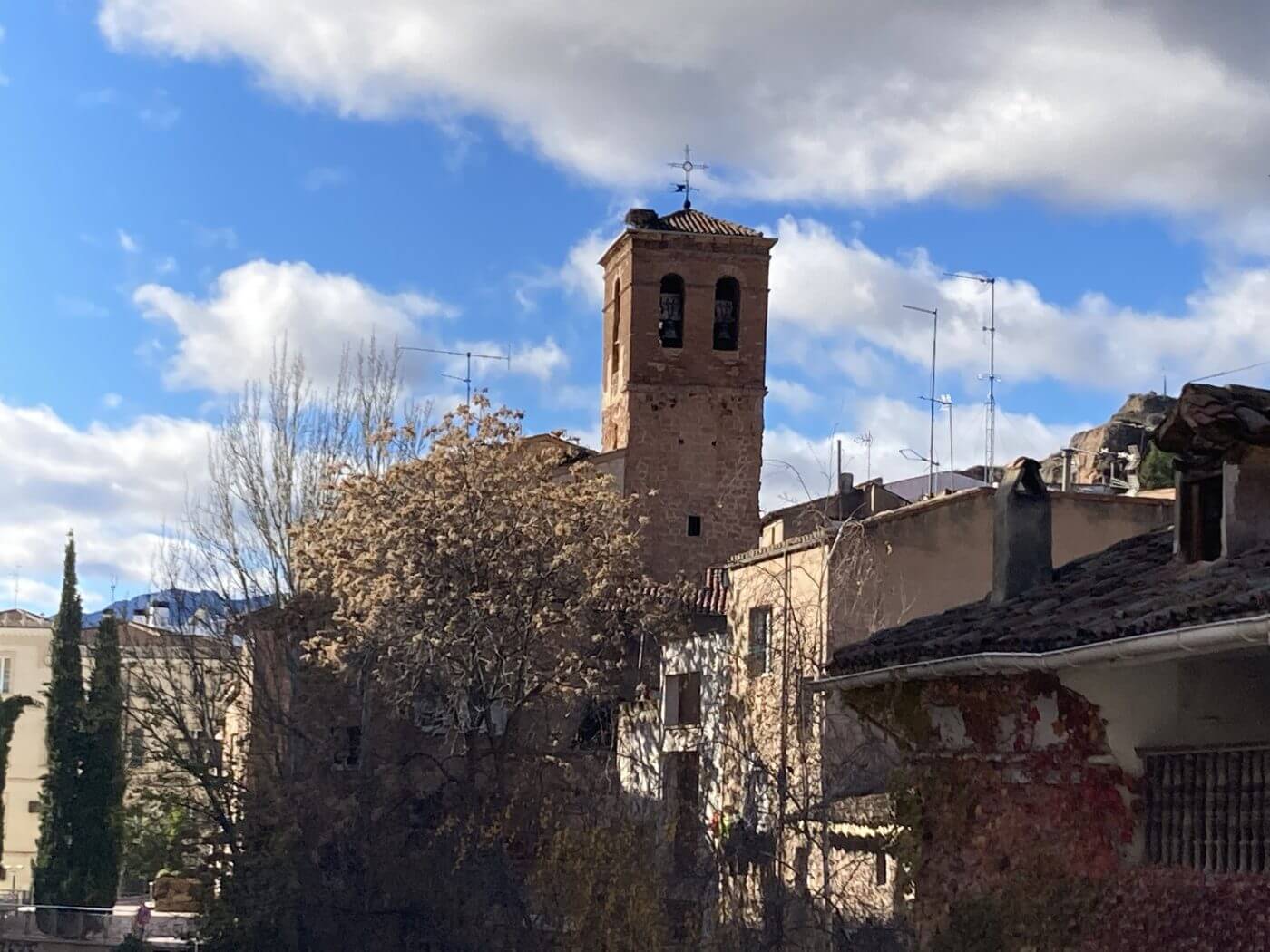 Lee más sobre el artículo La parroquia de Arnedo organiza una visita a las torres de las tres iglesias con toques de campanas