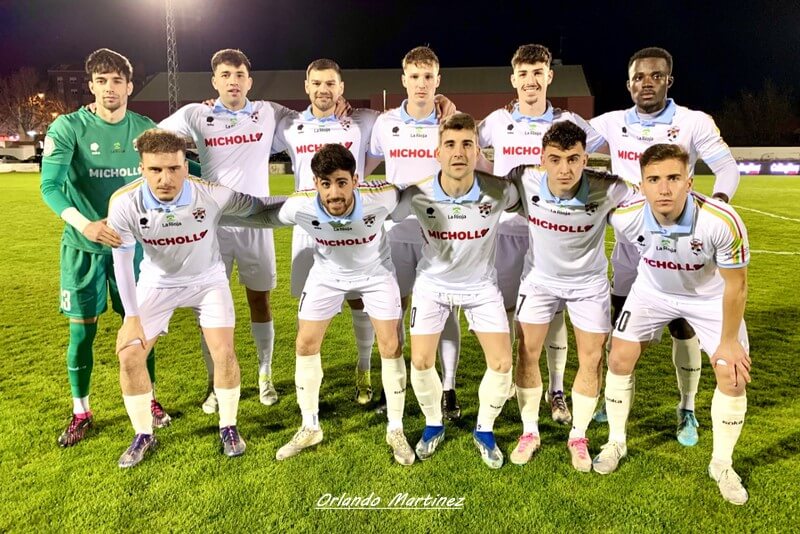 Lee más sobre el artículo El CD Arnedo juega el domingo 30 de marzo en Rincón de Soto ante el Ríver Ebro, tras ganar al Vianés