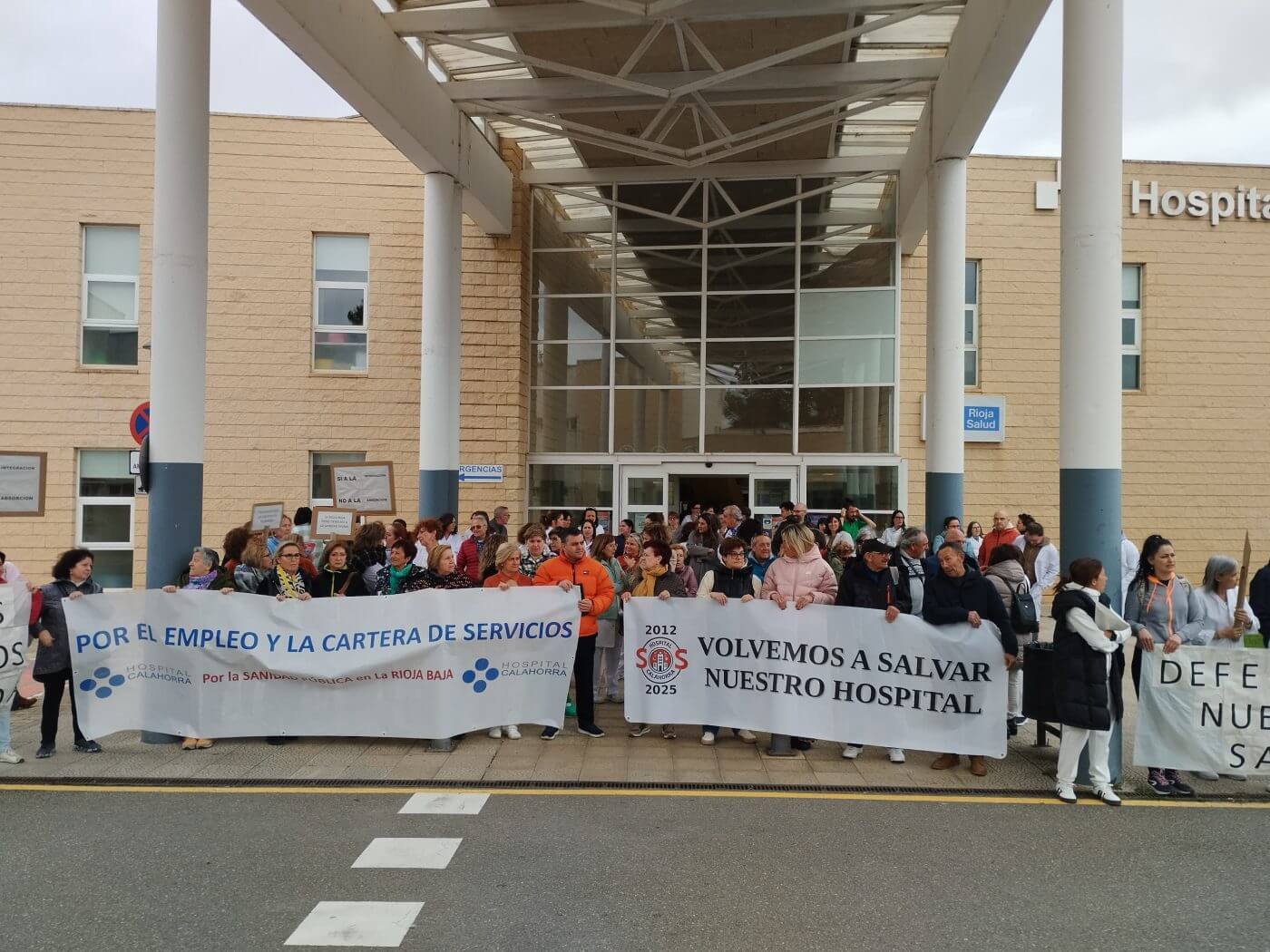 Lee más sobre el artículo La Plataforma SOS Hospital de Calahorra seguirá con las movilizaciones porque Salud «no reconoce ni corrige los recortes y decisiones que ponen en riesgo la salud de los pacientes»