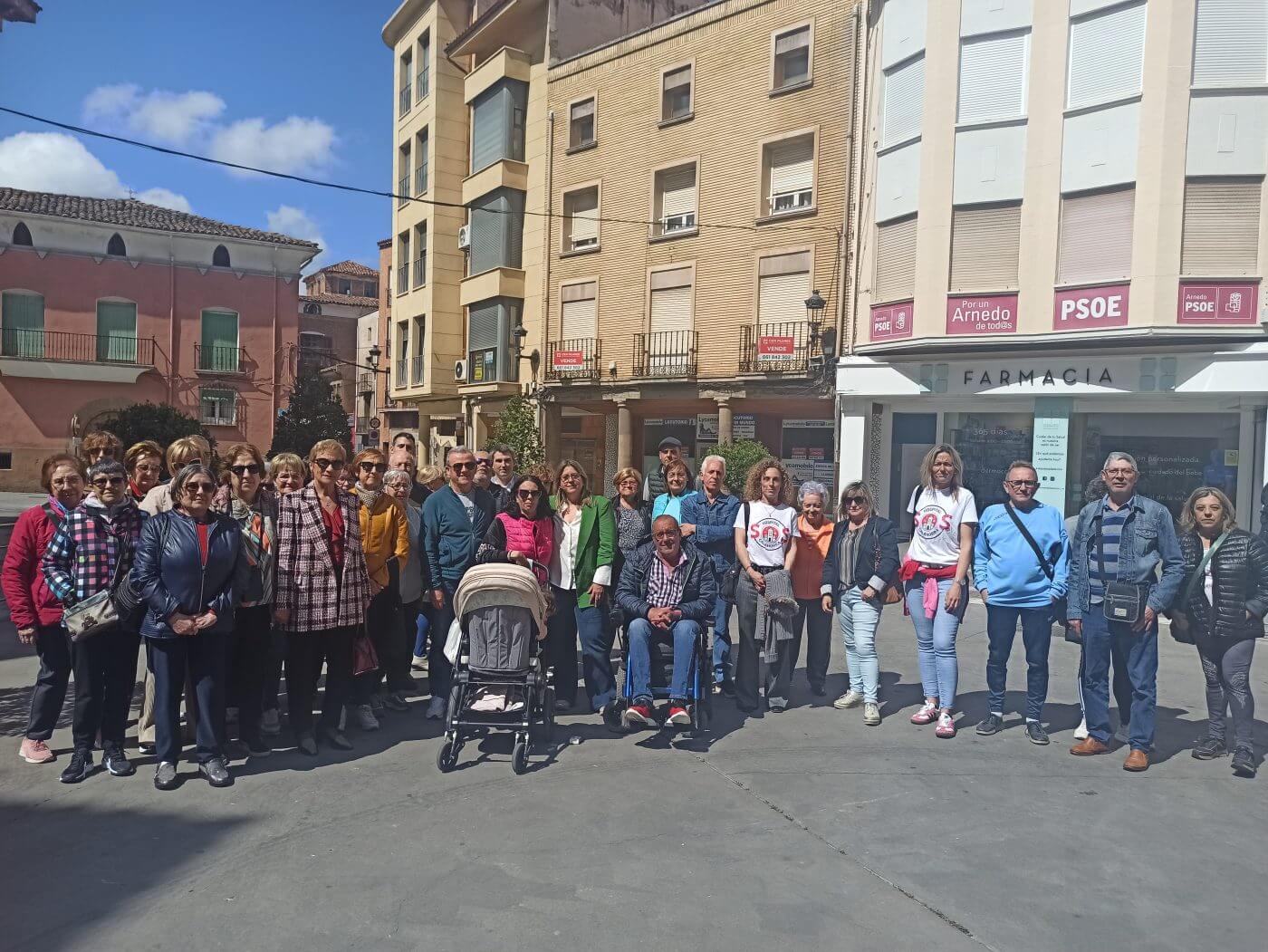 Lee más sobre el artículo Varias decenas de arnedanos vuelven a concentrarse en defensa del Hospital de Calahorra