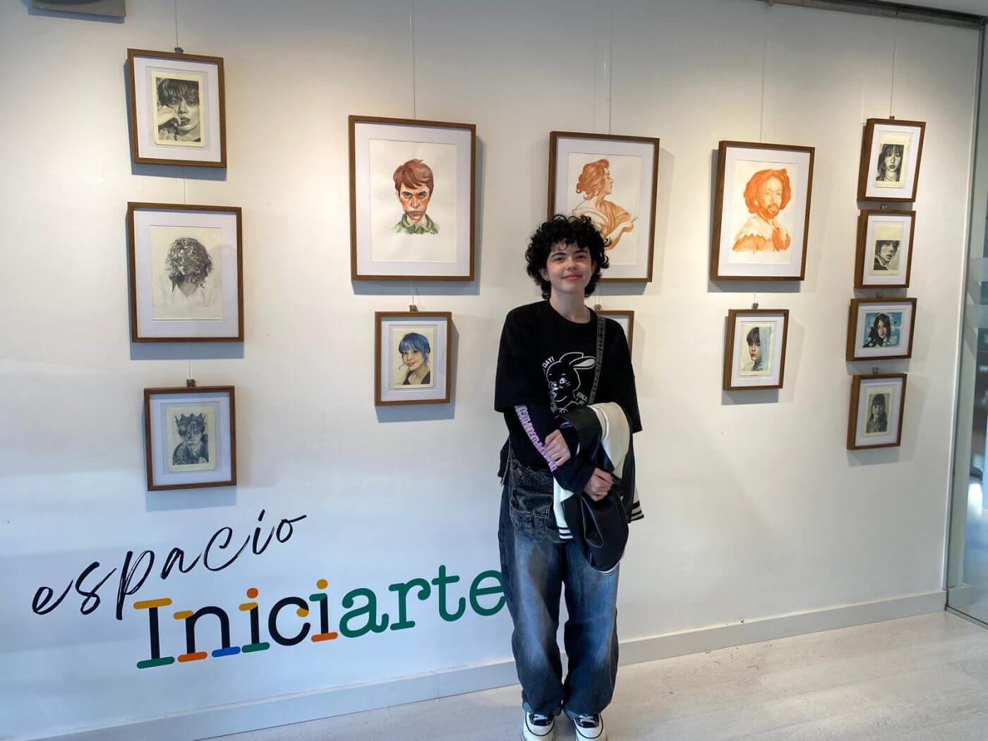 Lee más sobre el artículo La joven Noa Ruiz Barbero expone sus dibujos en el espacio Iniciarte del Centro Fundación Caja Rioja Arnedo