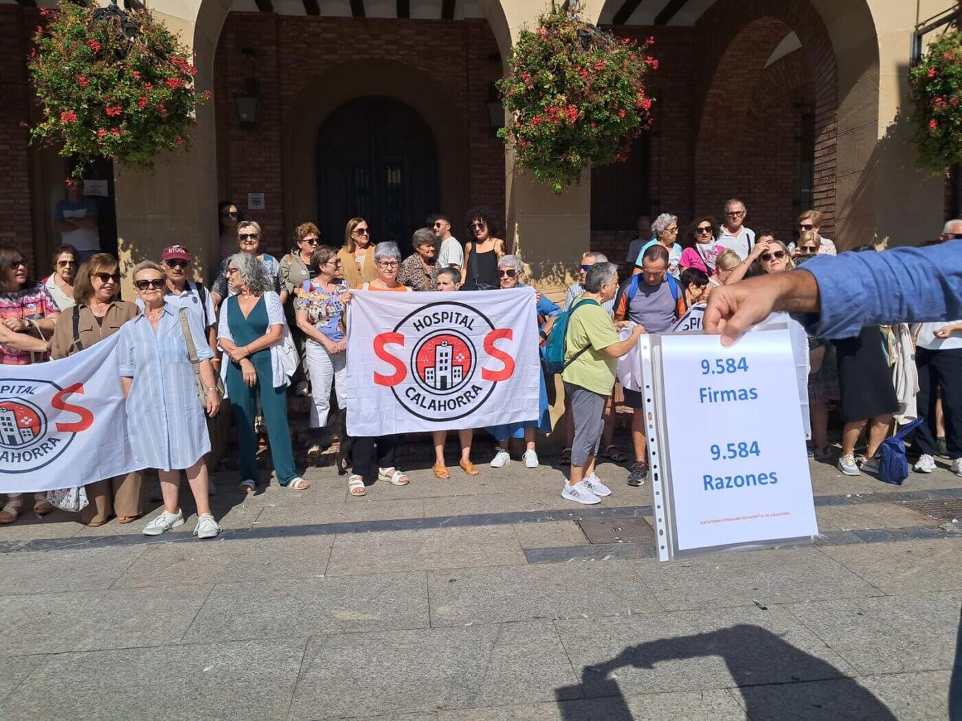Lee más sobre el artículo La Plataforma SOS Hospital de Calahorra registra 9.584 firmas de apoyo a sus demandas y vuelve a solicitar una reunión con el presidente del Gobierno de La Rioja, Gonzalo Capellán
