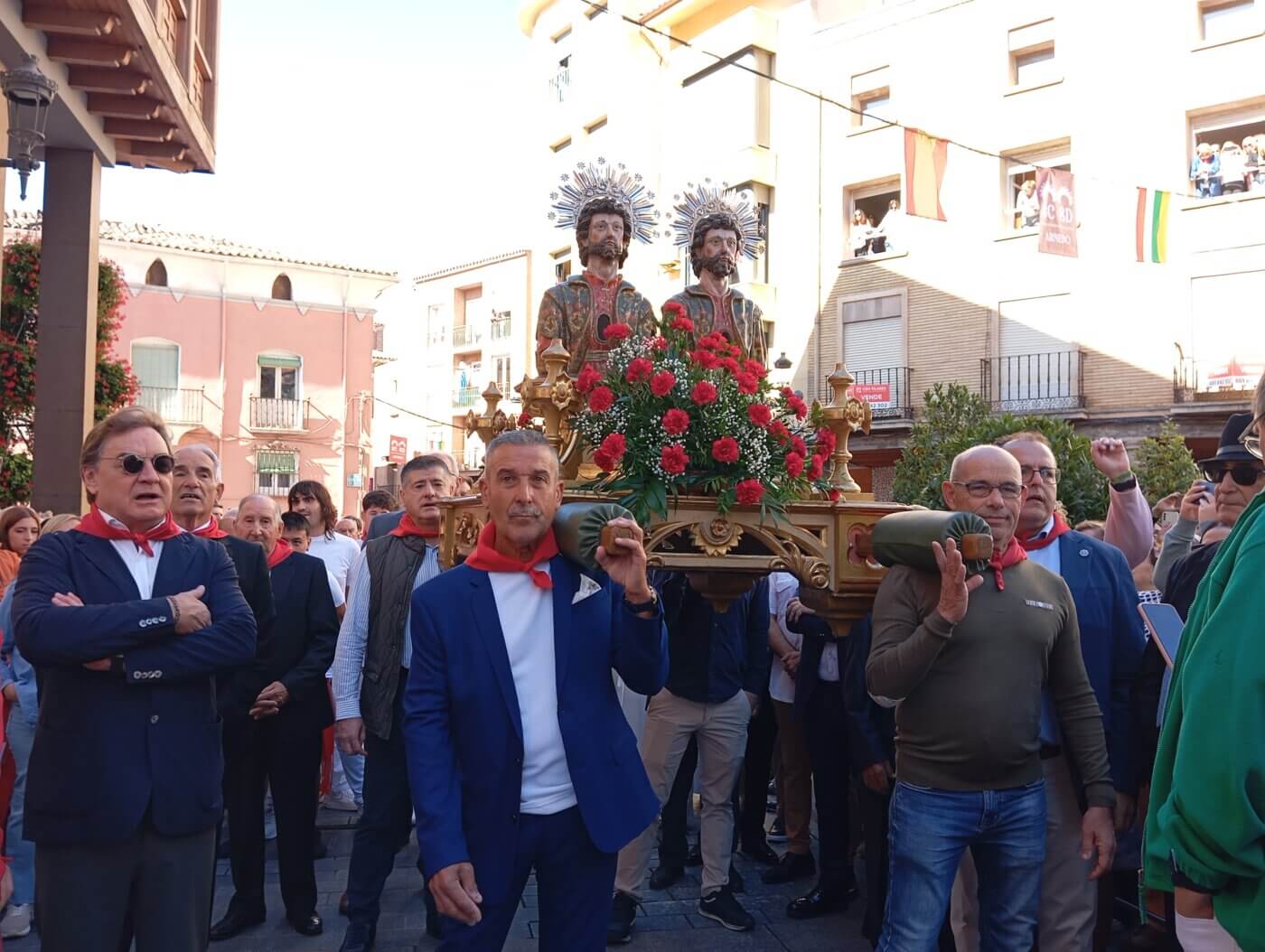 Lee más sobre el artículo Los arnedanos cumplen con su cometido e impiden que los auroros navarros se lleven a San Cosme y San Damián en el día grande de las fiestas de la ‘ciudad del calzado’