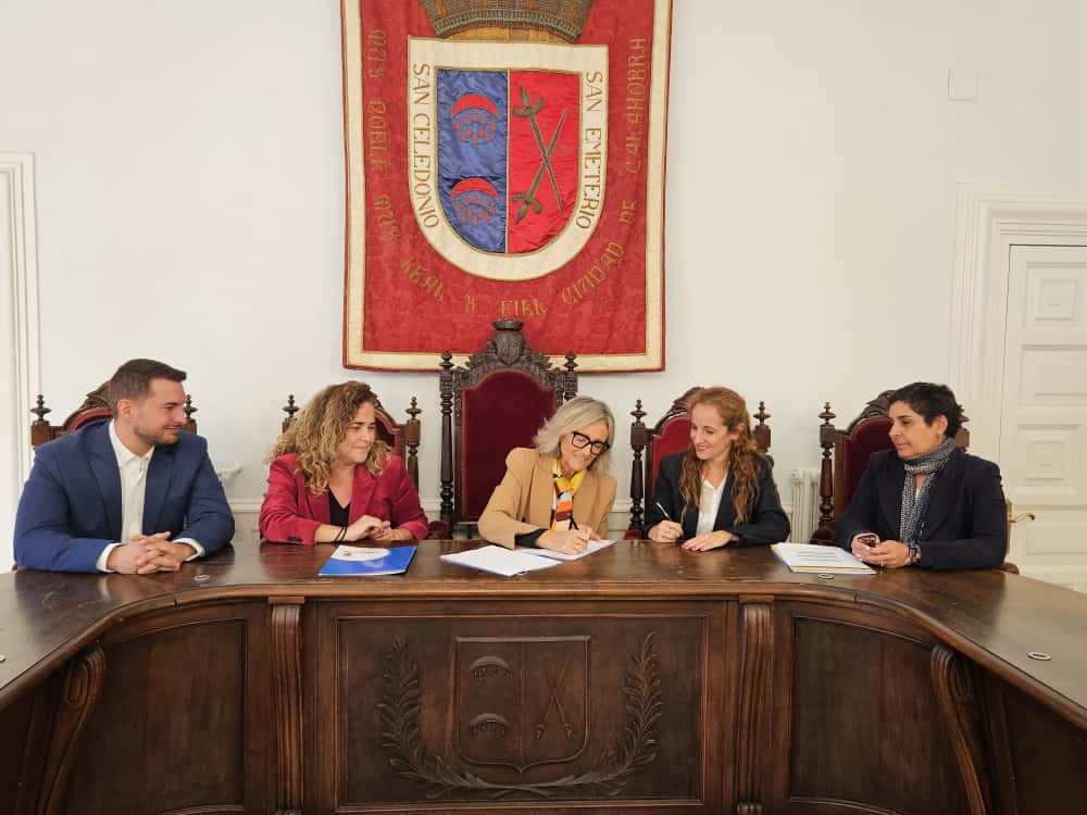 Lee más sobre el artículo El Ayuntamiento de Calahorra firma un convenio con la Jefatura Provincial de Tráfico para que se sigan realizando en esta ciudad los exámenes teóricos de conducir