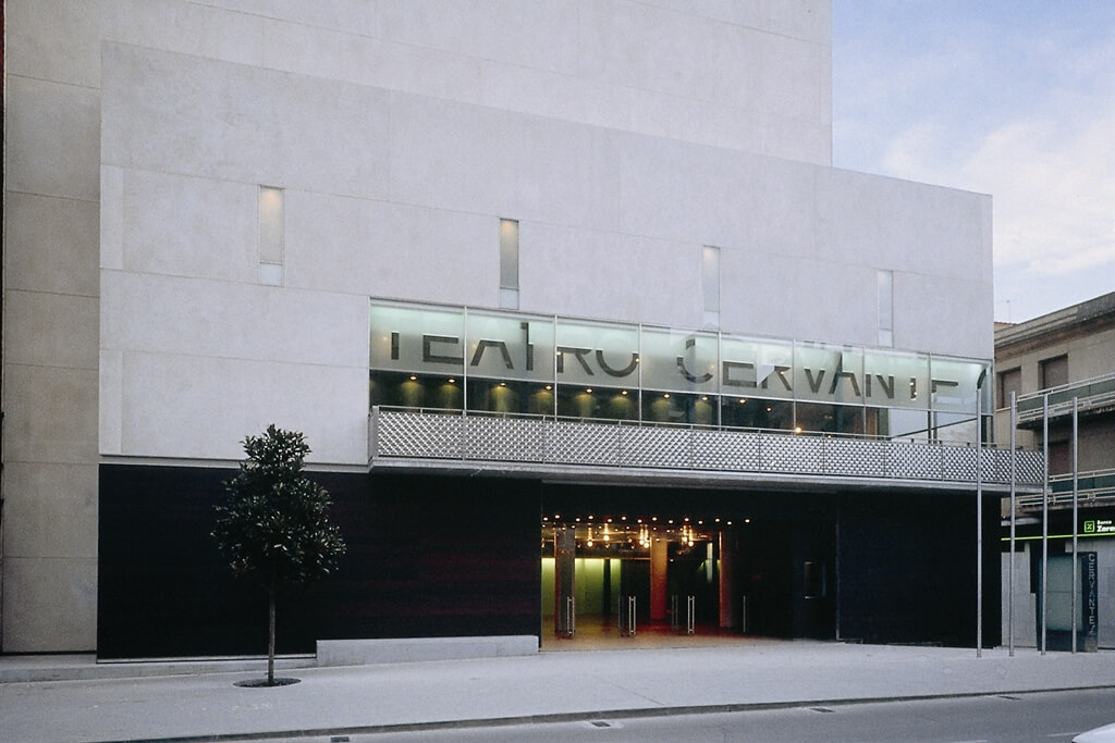 Lee más sobre el artículo La Junta de Gobierno local del Ayuntamiento de Arnedo adjudica las obras de instalación de placas fotovoltaicas en el teatro Cervantes