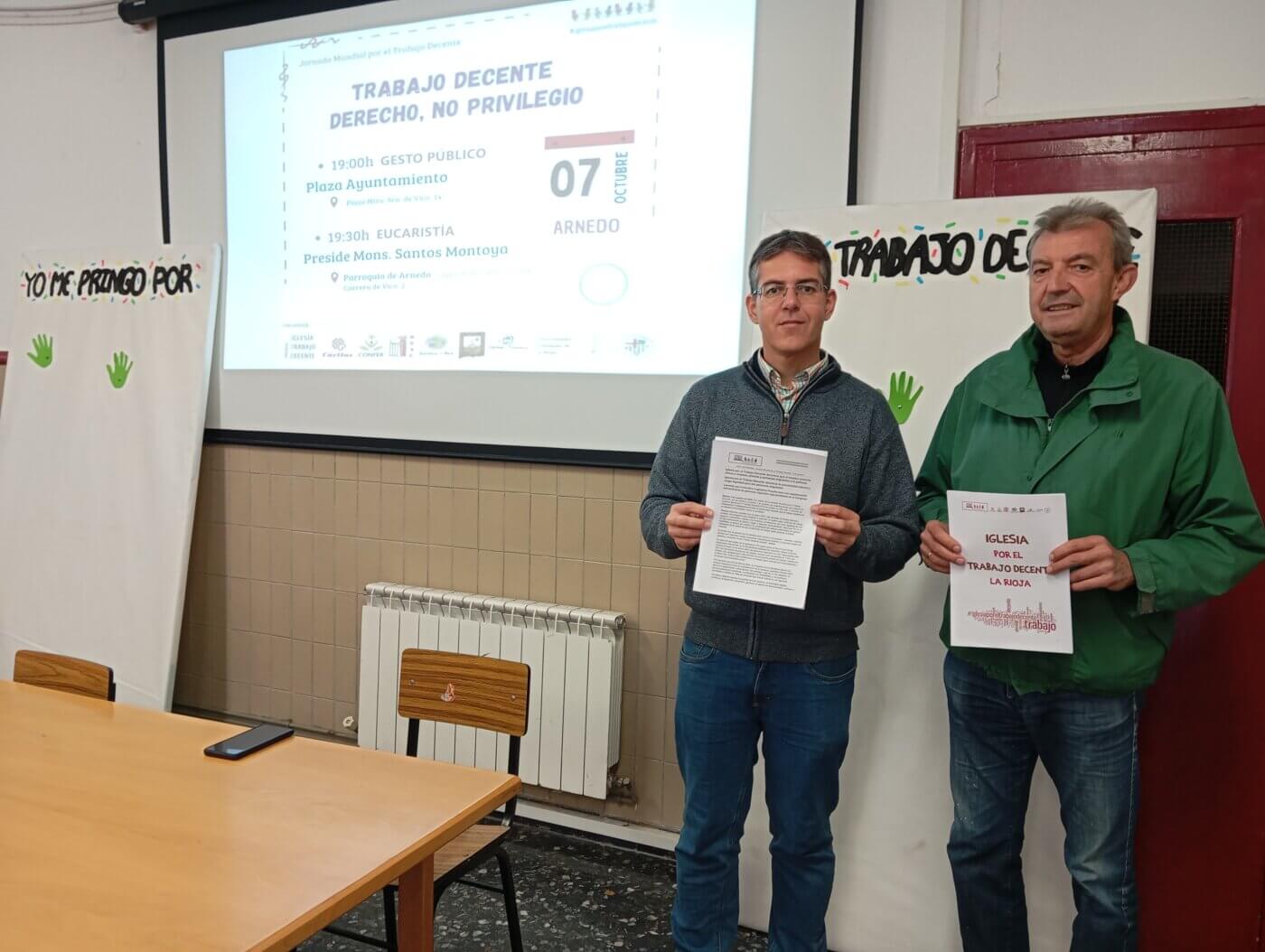 Lee más sobre el artículo Una concentración en la plaza del Ayuntamiento y una eucaristía presidida por el Obispo de La Rioja conmemoran en Arnedo la Jornada Mundial por el Trabajo Decente de este 7 de octubre
