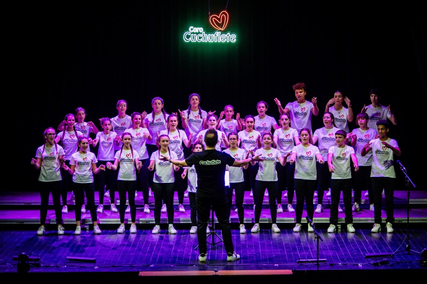 Lee más sobre el artículo El Coro Cuchuflete de Arnedo cantará este año en Abu Dabi y el Coro Calvete grabará su primer disco