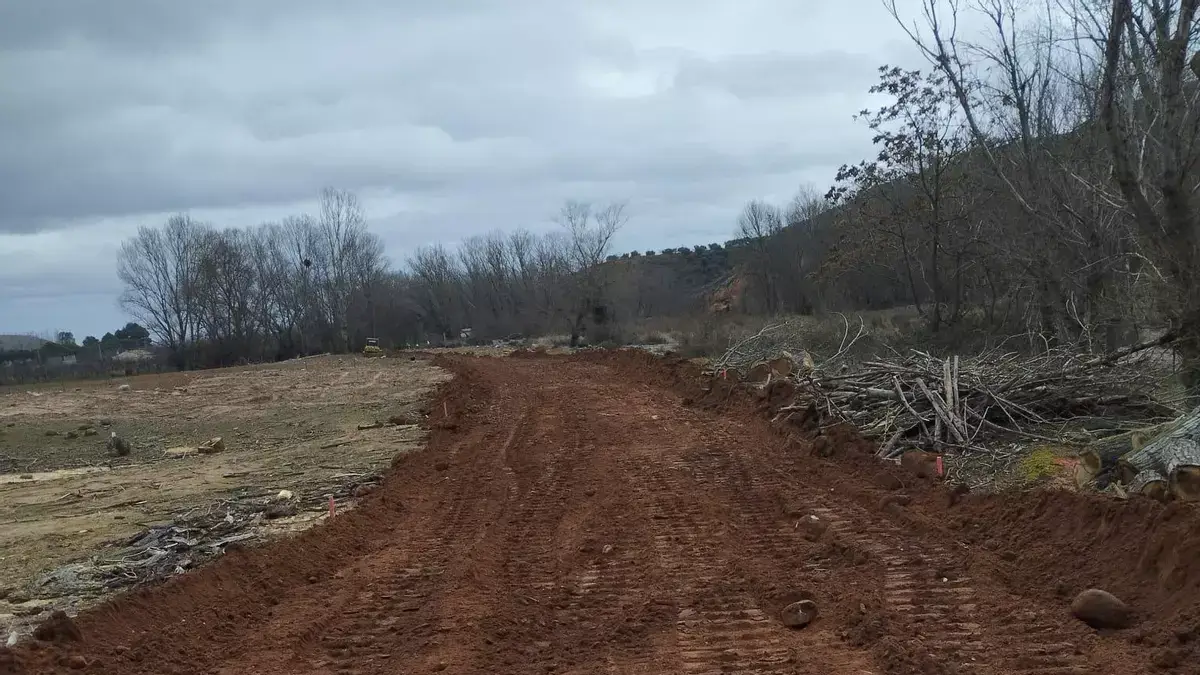 Lee más sobre el artículo Ecologistas en Acción denuncia que el Gobierno de La Rioja está destrozando las riberas del Cidacos en Herce y el alcalde defiende los beneficios de la obra