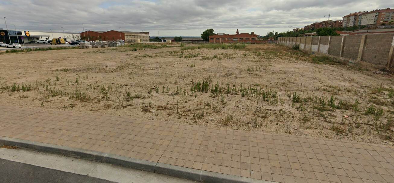 Lee más sobre el artículo El Ayuntamiento de Calahorra adjudica la parcela municipal frente a Lidl a la mercantil cántabra «INMUVE S.A.» por 3 millones de euros