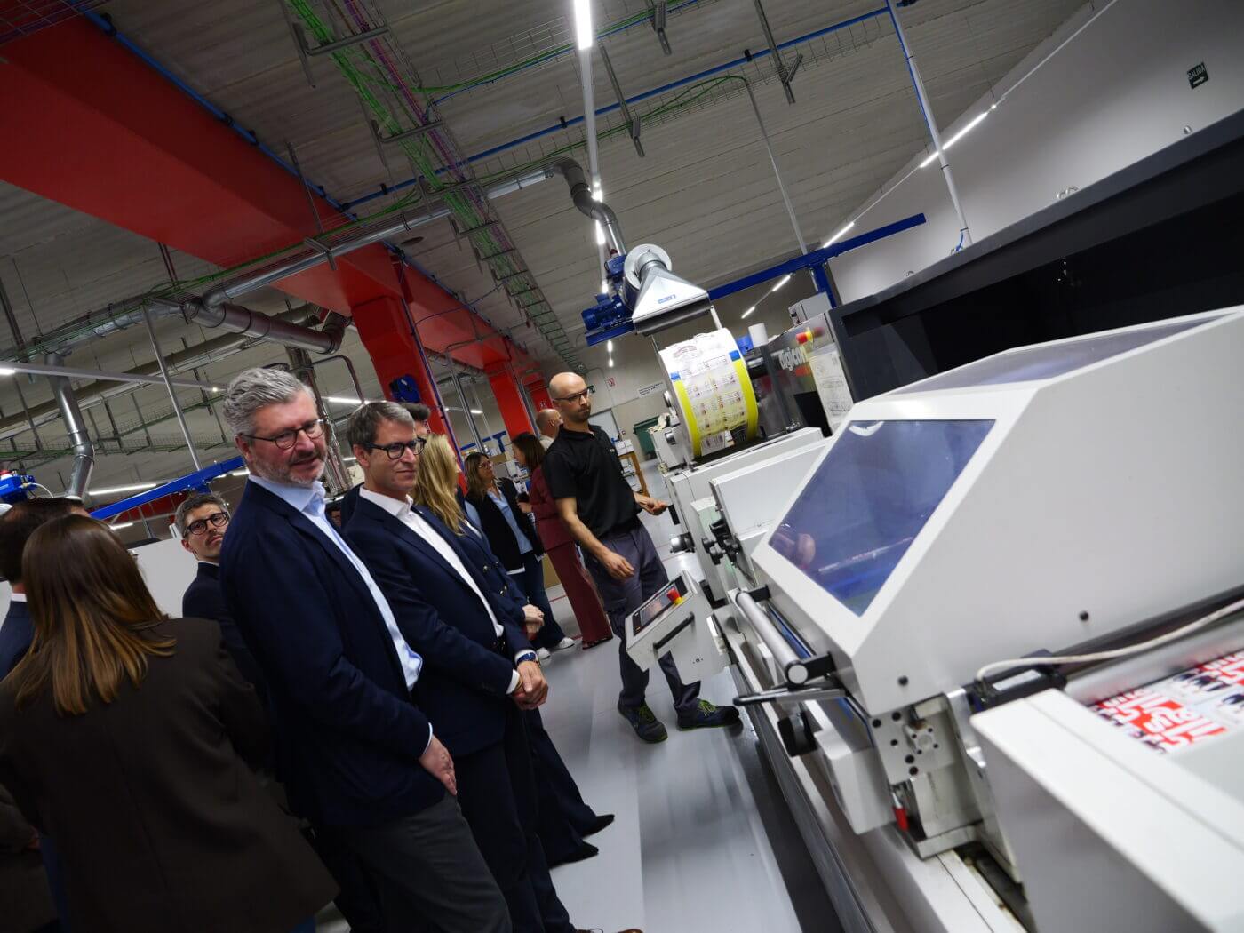 Lee más sobre el artículo La empresa arnedana «Etilisa» inaugura sus nuevas instalaciones en el parque empresarial de La Maja