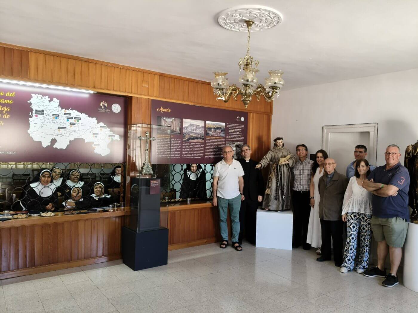 Lee más sobre el artículo Inaugurada en el convento de las monjas Clarisas de Arnedo la exposición «Franciscanus»