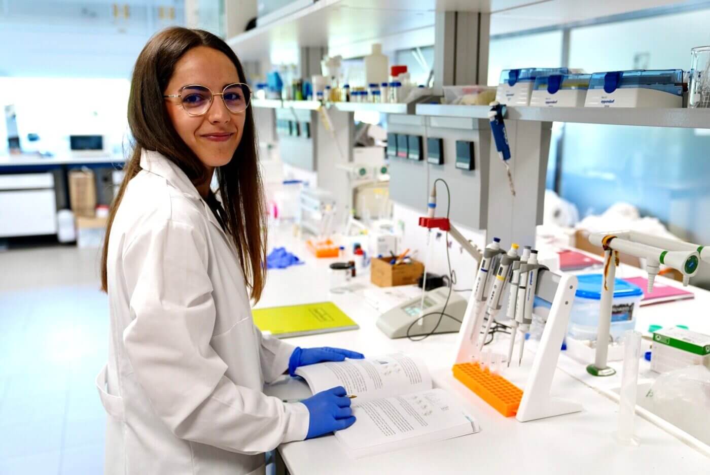 Lee más sobre el artículo La arnedana Carmen Bretón Beltrán se doctora con una tesis en la que ha diseñado vacunas contra el cáncer que prolongan la supervivencia en ratones