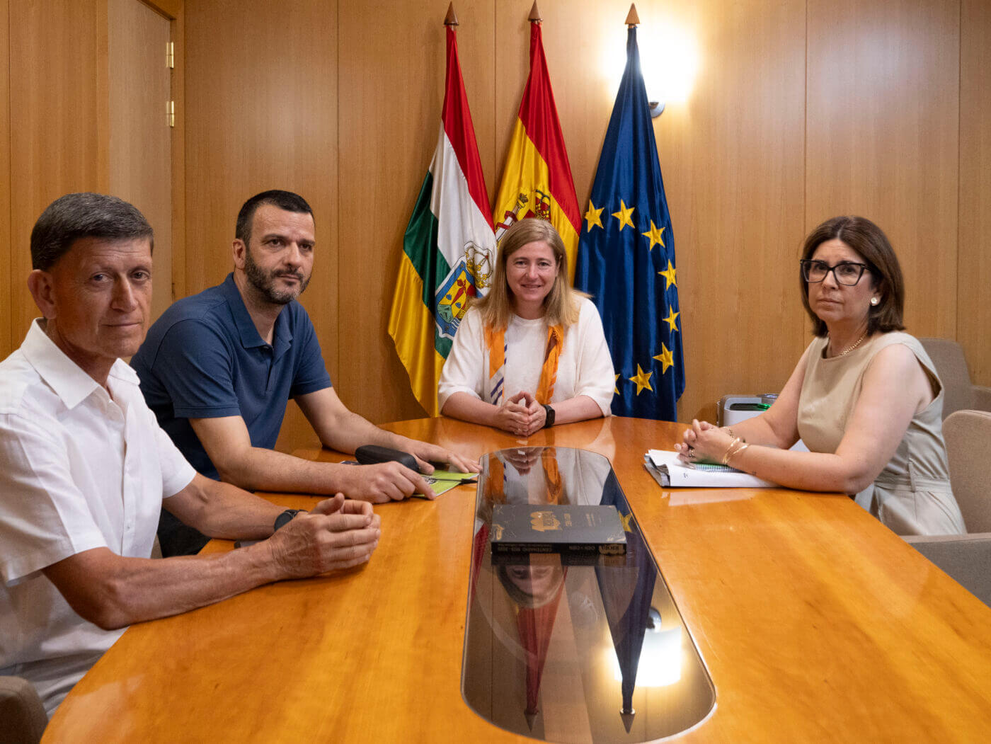 Lee más sobre el artículo La consejera de Agricultura se compromete con el nuevo presidente de la DOP Peras de Rincón de Soto a seguir trabajando juntos para «avanzar hacia nuevos mercados y superar retos»