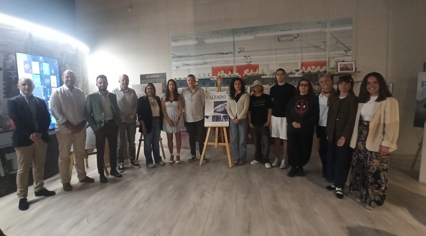 Lee más sobre el artículo Los alumnos del grado medio y superior de calzado del IES Virgen de Vico de Arnedo exponen sus trabajos de fin de ciclo hasta el 29 de junio en el Museo del Calzado