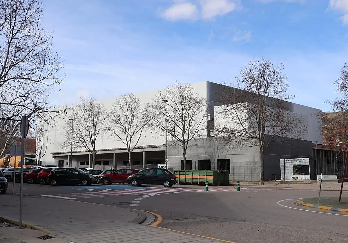 Lee más sobre el artículo La Junta de Gobierno local de Arnedo aprueba una nueva certificación del pabellón polideportivo por 234.000 euros
