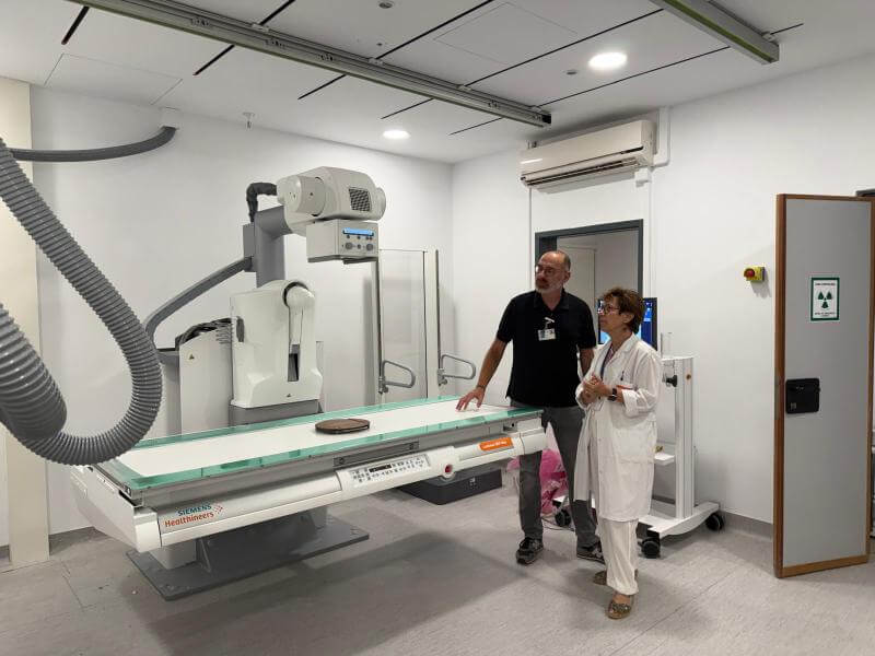Lee más sobre el artículo El Hospital de Calahorra invierte 600.000 euros en un mamógrafo de tomosíntesis  y un nuevo telemando de última generación para estudios de radiología