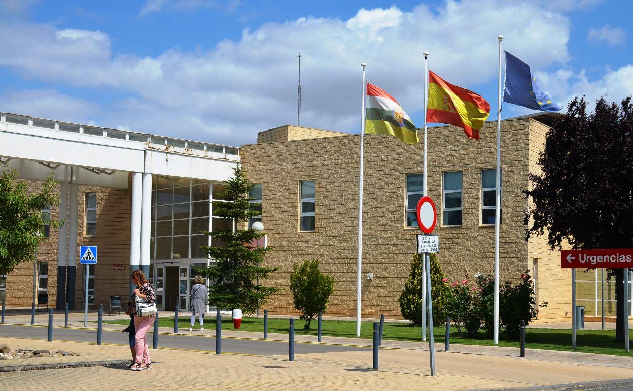 Lee más sobre el artículo El SERIS licita la redacción del proyecto de ampliación del Hospital de Calahorra para aumentar el espacio de consultas y sumar un gimnasio de rehabilitación