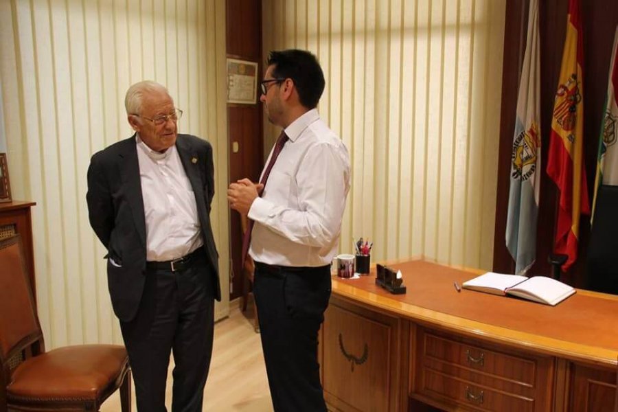 ALCALDE ARNEDO Y PADRE ANGEL