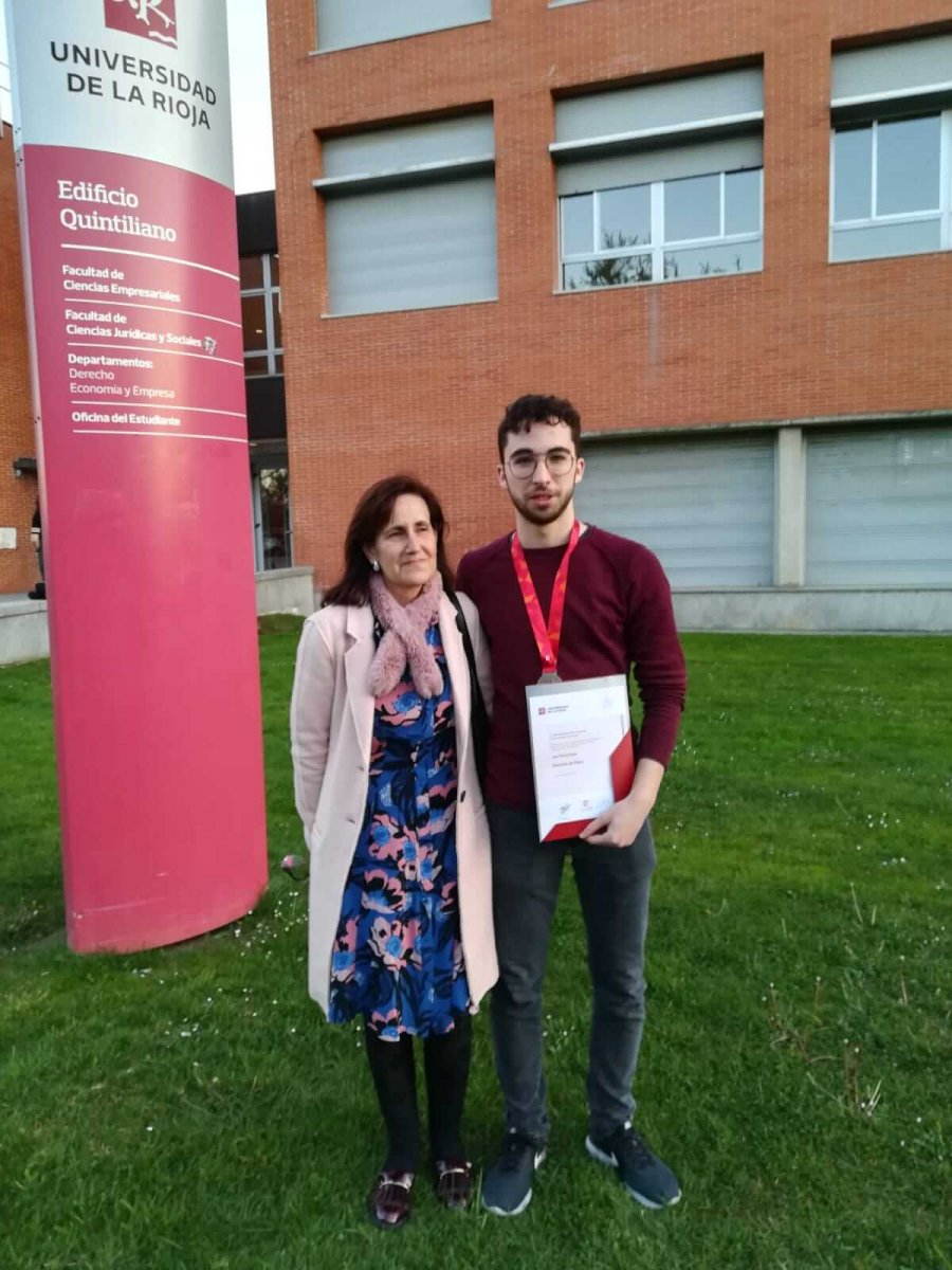 ALUMNO IES CELSO DÍAZ Juan Pérez Rubio con Dolores Zapata