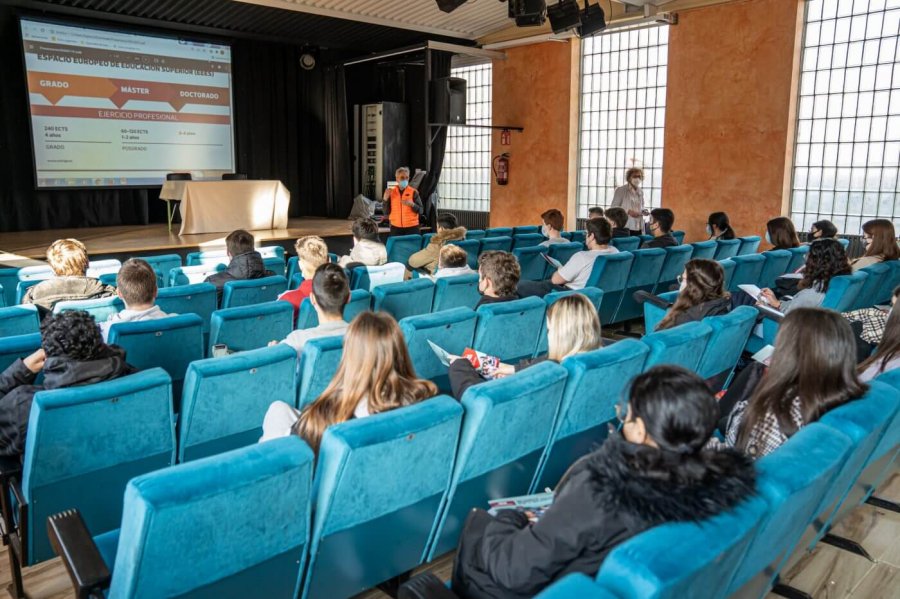 CHARLA UR IES VIRGEN DE VICO 1