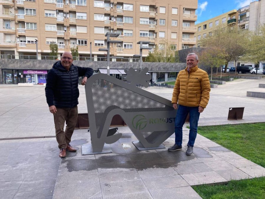 CONTENEDOR TAPONES PLASTICO