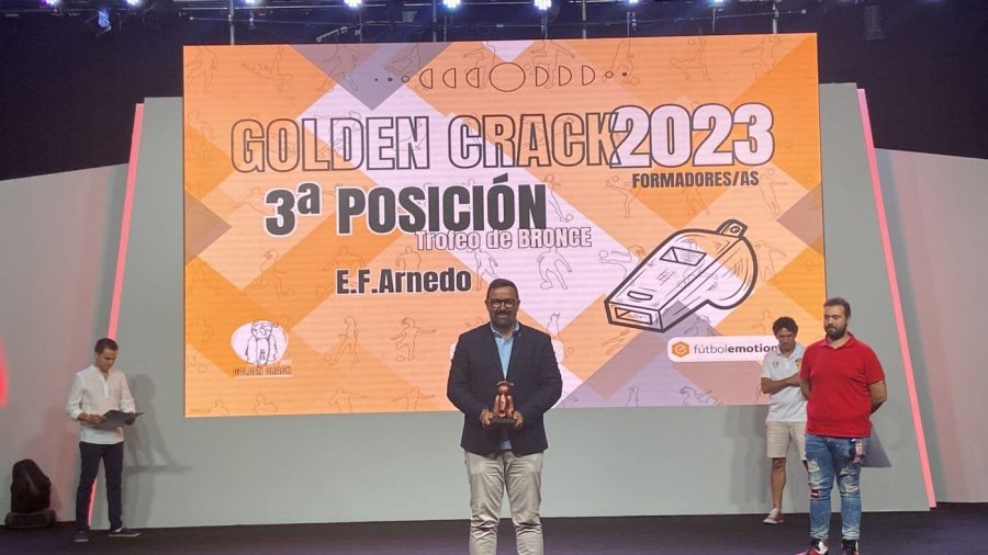 ESCUELA FUTBOL premio Golden Crack 1