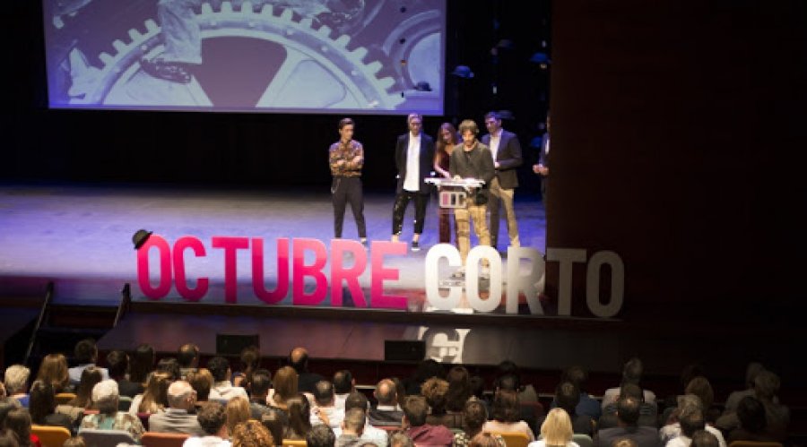 OCTUBRE CORTO entrega premios