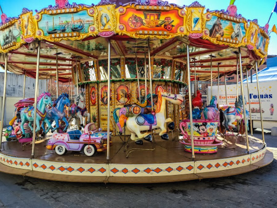 FERIA carrusel espectáculos Tomás